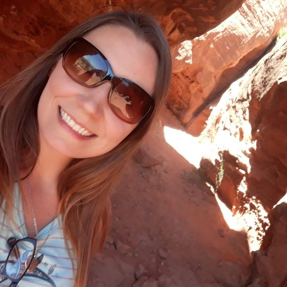 Meet your Posher, Amber - Picture 1 of 1